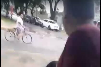 La mechera, en el momento de ataque a un comerciante