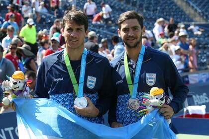 La medalla de plata para el dobles masculino