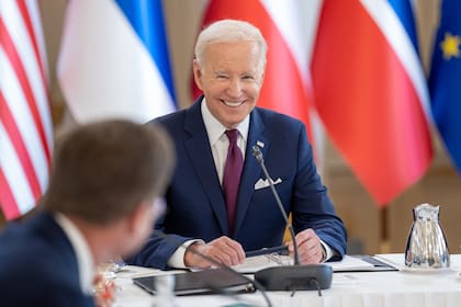 La medida anunciada por el presidente Biden beneficiará a más de 800 mil deudores de préstamos estudiantiles