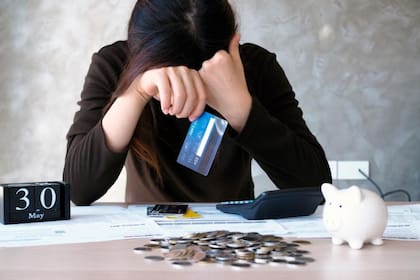 La medida busca ayudar a la regularización de las deudas de consumo de los hogares (Freepik)