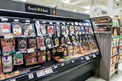 La medida coincidió con una investigación en curso sobre un brote de listeria que afectó a varios estados y causó dos muertes. Una en Illinois y otra en Nueva Jersey (Imagen de Telemundo)