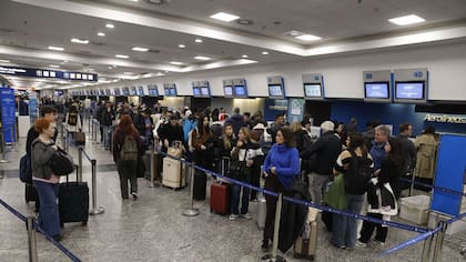 La medida de fuerza prevista para hoy y mañana en las terminales aéreas fue suspendida