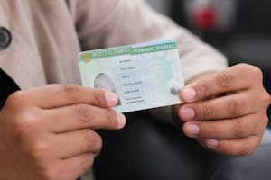 La nueva regla sobre green cards que alcanza a unos 161.000 migrantes