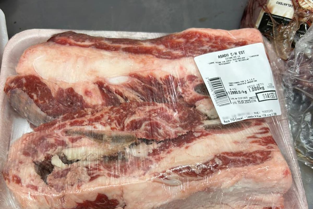 La medida ha reducido el precio del asado hasta un 30% en algunos supermercados del Alto Valle rionegrino y en Neuquén; en la foto, un corte en un supermercado de Esquel, Chubut