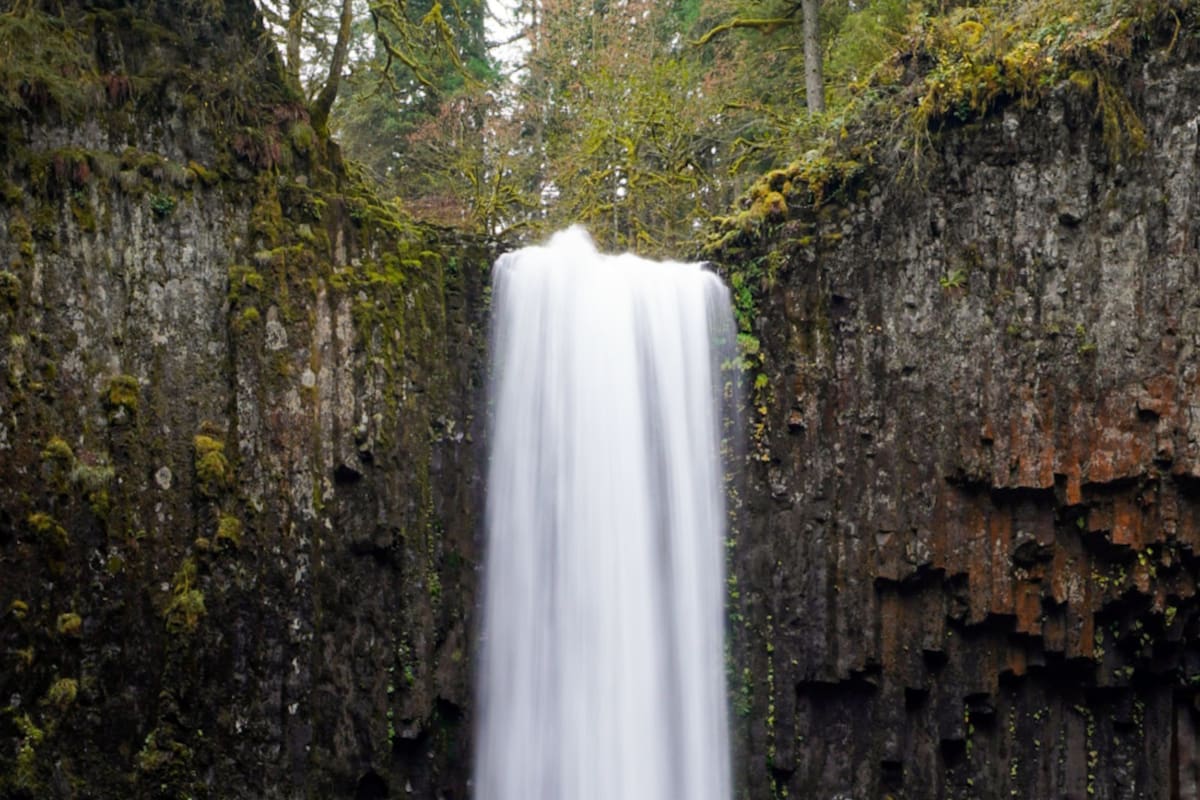 La medida legislativa que busca proteger las cataratas de Abiqua, Oregon