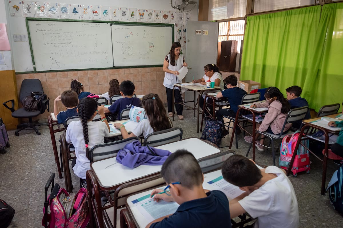 La medida provocó reacciones diversas: aval de los padres, pero repudio del sindicato de los docentes