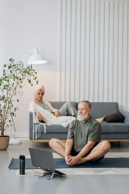 La meditación es uno de los hábitos que se sugieren cumplir a diario para tener conciencia del día a día