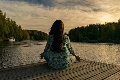 La meditación y el mindfulness proponen volver a la conciencia del momento presente y ayudan a bajar la frecuencia cardíaca.