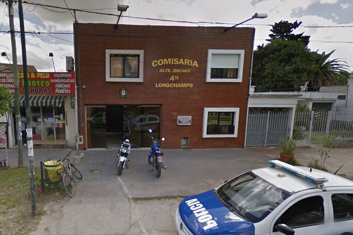 La menor presentaba manchas hemáticas en la ropa, el rostro y en los miembros superiores e inferiores