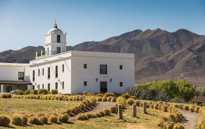 Reconocido por el importante porte y la torre tipo campanario, La Merced del Alto
es uno de los hoteles más emblemáticos de Cachi.