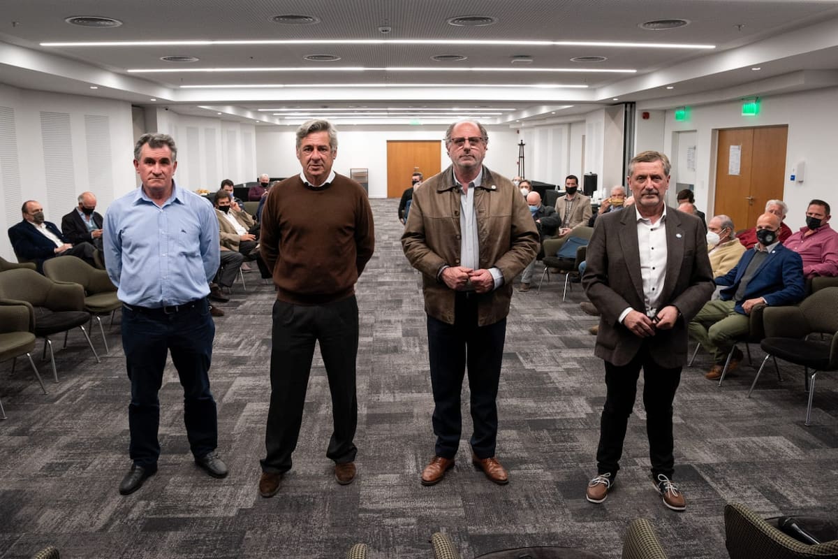 La Mesa de Enlace. Carlos Achetoni (FAA), Nicolás Pino (SRA), Jorge Chemes (CRA) y Elbio Laucirica (Coninagro)