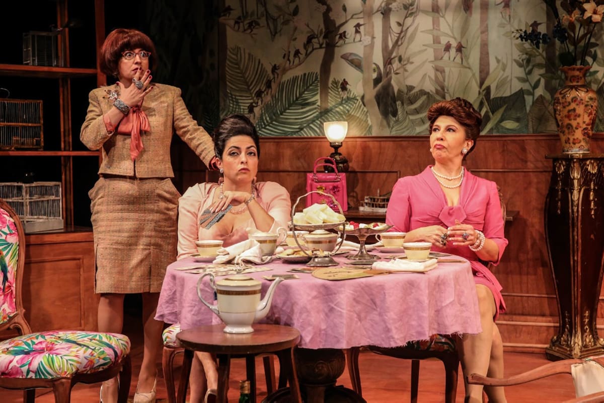 La mesa está servida para un té muy distinto en Tarascones