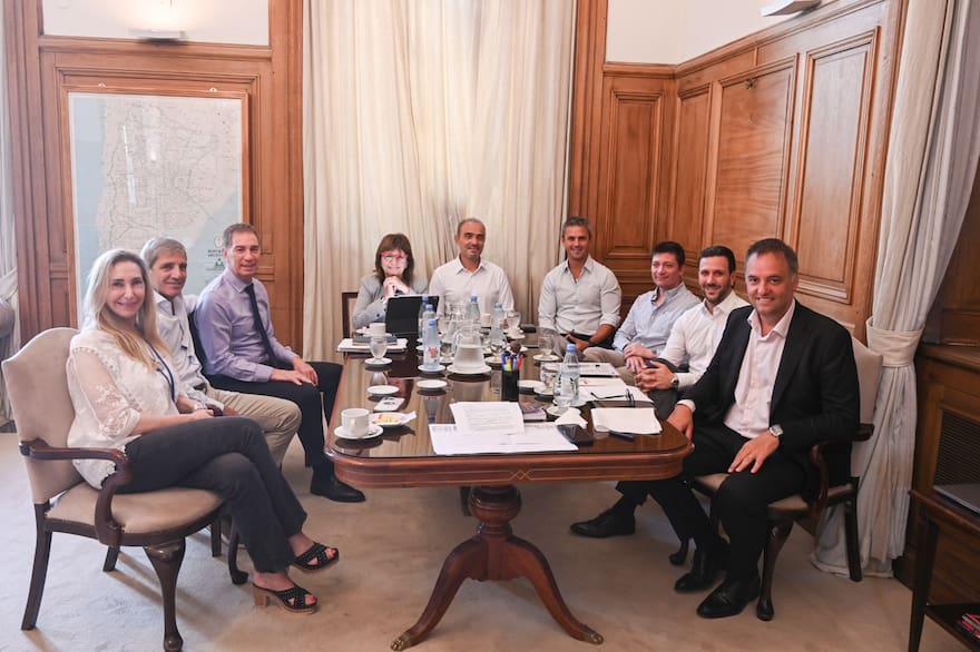 la-mesa-politica-reunida-este-martes-en-casa-ANTOODJIENGTVDT3TRT4TL3TXY