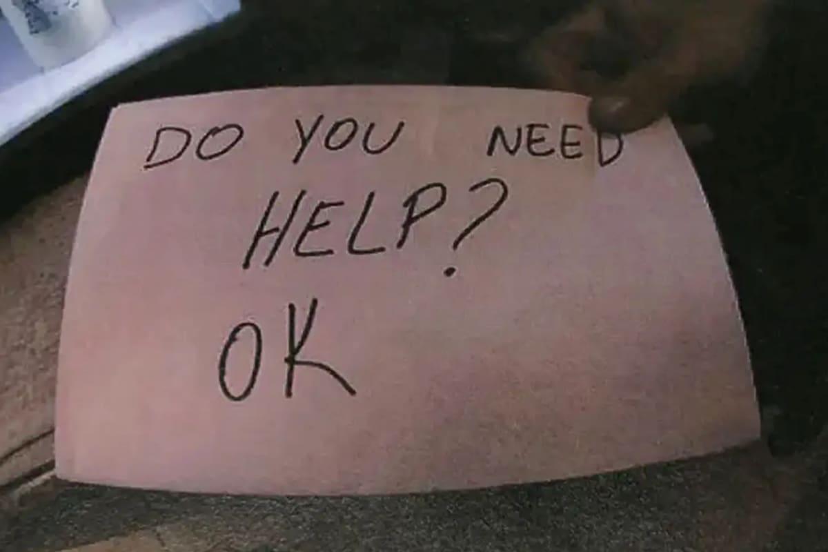 La mesera rescató al niño al preguntarle si necesitaba ayuda; todo ocurrió en Florida, Estados Unidos