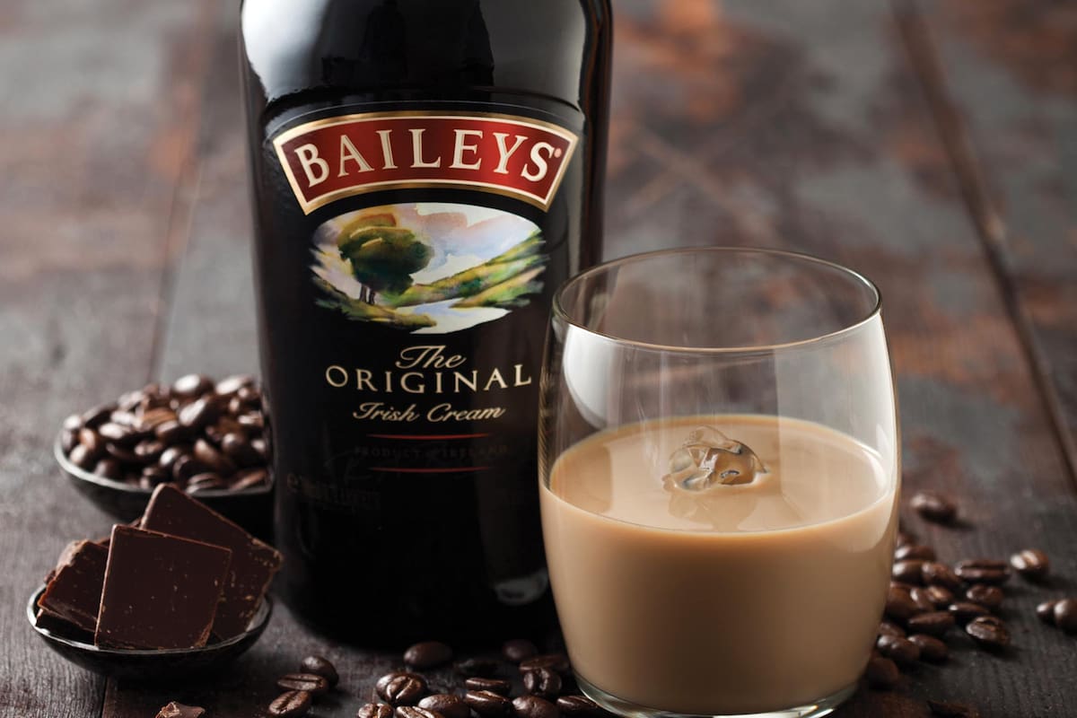 La mezcla del potente whiskey irlandés con crema de leche número uno del planeta.