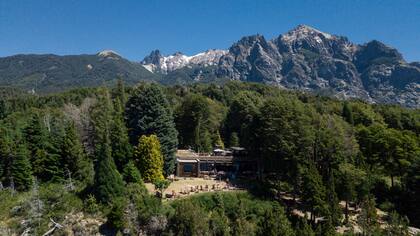 La Microcervecería de Cerveza Patagonia, rodeada de un imponente paisaje