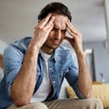 La migraña puede estar relacionada con lo que comés: 10 alimentos que recomienda un especialista para mejorarla