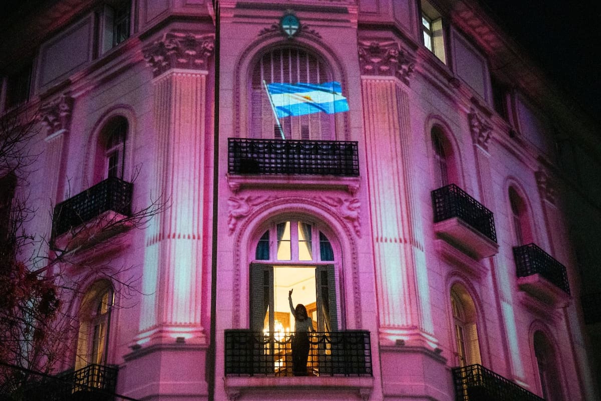 Cristina na Casa Rosada? Um prefeito fez uma projeção em San Jose 1111