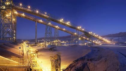 La minería y otras actividades industriales en el desierto de Atacama constituyen una fuente cada vez mayor de contaminación lumínica
