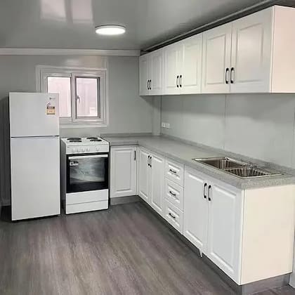 La mini casa con porche se puede personalizar de manera total (Amazon)