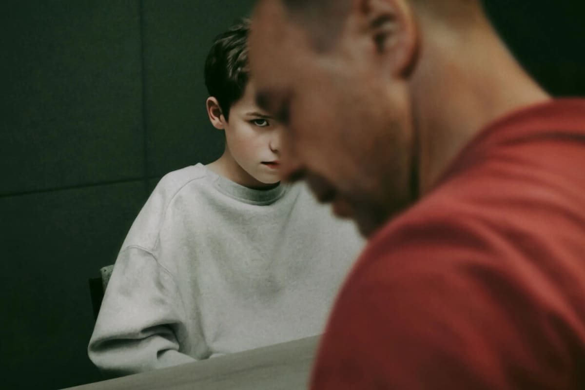 La miniserie adolescencia gira en torno al asesinato de un joven en una escuela secundaria británica (Foto: Netflix)