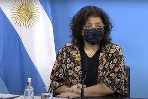 La ministra Carla Vizzotti durante la conferencia de prensa de ayer