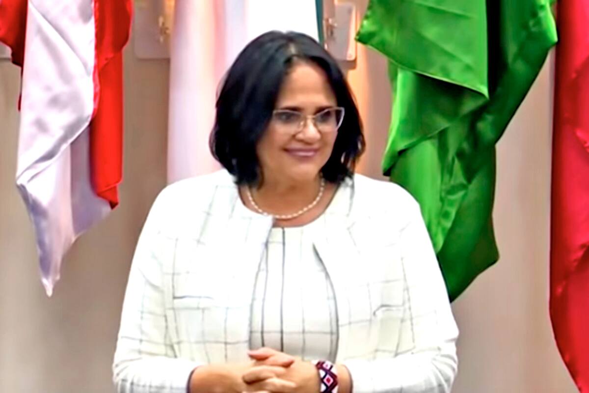 La ministra de Derechos Humanos, Damares Alves manifiesta su alegría porque los chicos volverán a vestirse de azul y las chicas de rosa