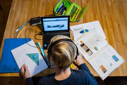 La ministra de Educación de Alemania, Anja Karliczek, presentó un documento que describe medidas para que las escuelas puedan funcionar en pandemia