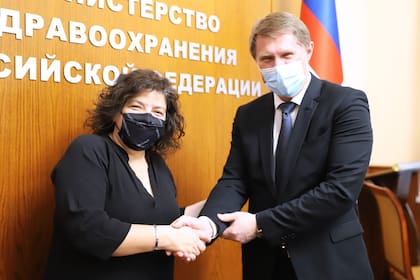 La ministra de Salud de la Nación, Carla Vizzotti, mantuvo un encuentro con su par de la Federación Rusa, Michail Murašk.
