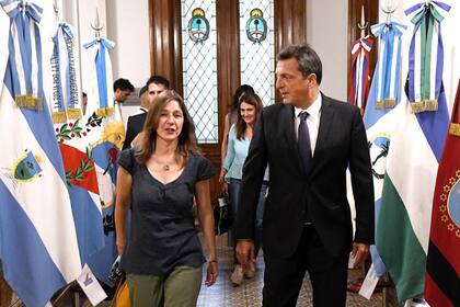 La ministra de Seguridad de la Nación, Sabina Frederic, fue recibida hoy en la Cámara de Diputados por el titular de ese cuerpo, Sergio Massa