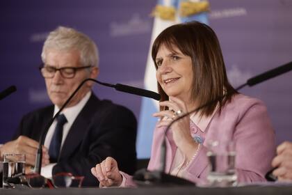 La Ministra de Seguridad, Patricia Bullrich, junto al ministro de Justicia, Mariano Cúneo Libarona