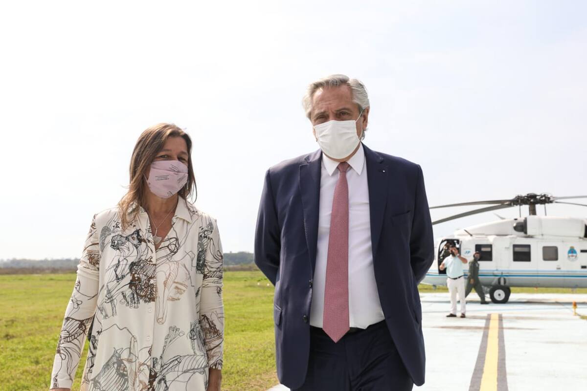 La ministra de Seguridad, Sabina Frederic, es una de las firmantes de la denuncia del Gobierno contra Mauricio Macri por el envío de armamento a Bolivia