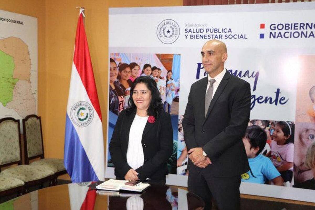 La ministra de Turismo de Paraguay, Sofía Montiel, en la firma del acuerdo