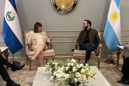 La ministra Patrici Bullrich junto al presidente de El Salvador,
Nayib Bukele