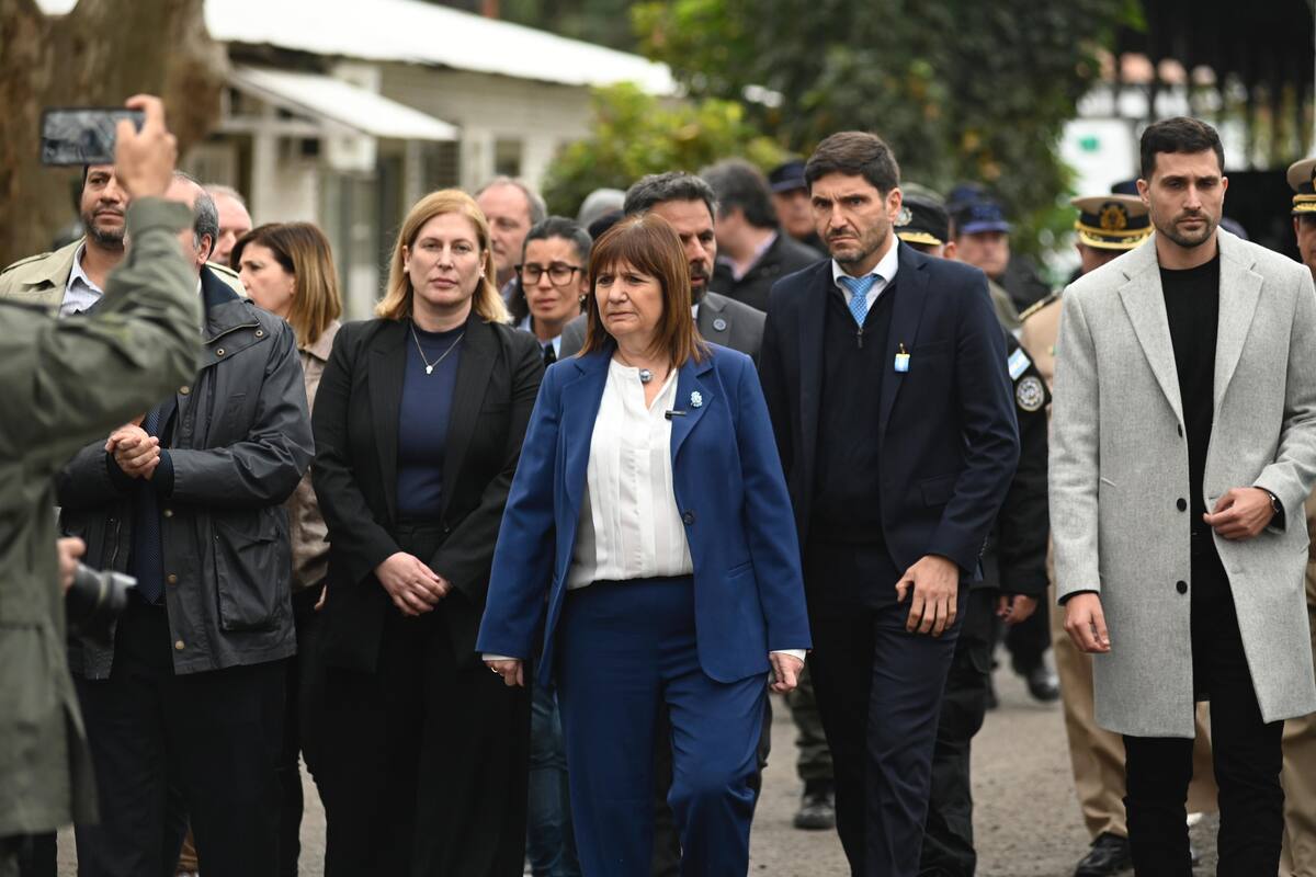 La ministra Patricia Bullrich y el gobernador Maximiliano Pullaro destacaron el control dentro de las prisiones como una de las bases del plan antinarco