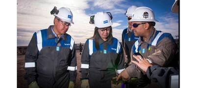 La ministra visitó un yacimiento de YPF en Loma Campana, provincia Neuquén
