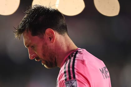 La mirada al piso de Lionel Messi refleja la decepción tras el 1-1 contra Nashville