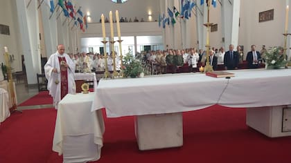 La misa encabezada por el obispo castrense, monseñor Santiago Olivera