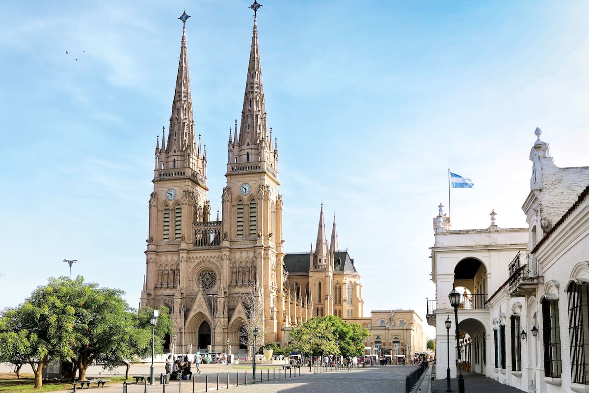 La misa se realizará al aire libre, frente a la basílica