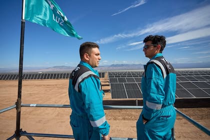 La misma mejora recibió YPF Energía Eléctrica (YPF Luz)