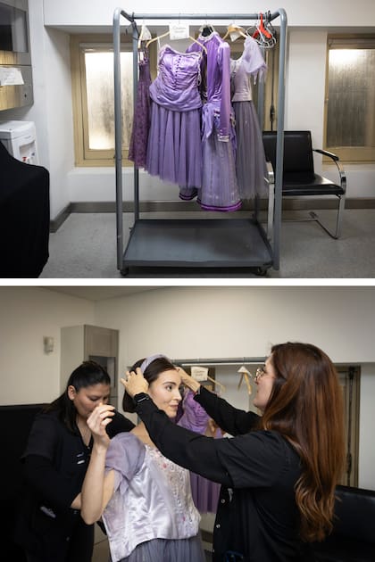 La misma paleta para los cuatro trajes que usa Alicia (prólogo, primer acto, segundo y epílogo); abajo, peluquería y vestuario aprontan a la protagonista