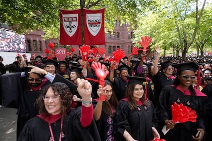 La mitad de los graduados de Harvard que ingresan al mercado laboral toman trabajos en finanzas, consultoría o tecnología