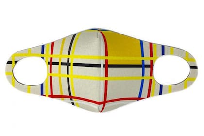 La moda de incluir obras de arte en el diseño textil, llegó a los barbijos, como es el caso de este producto, inspirado en Mondrian, que ofrece el Museo Reina Sofía