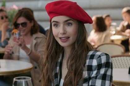 La moda es la otra gran protagonista de Emily in Paris
