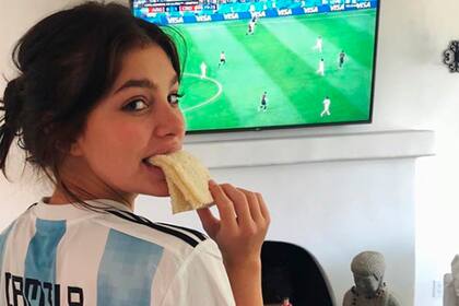 La modelo argentina compartió en las redes sociales imágenes de cómo vivió el partido