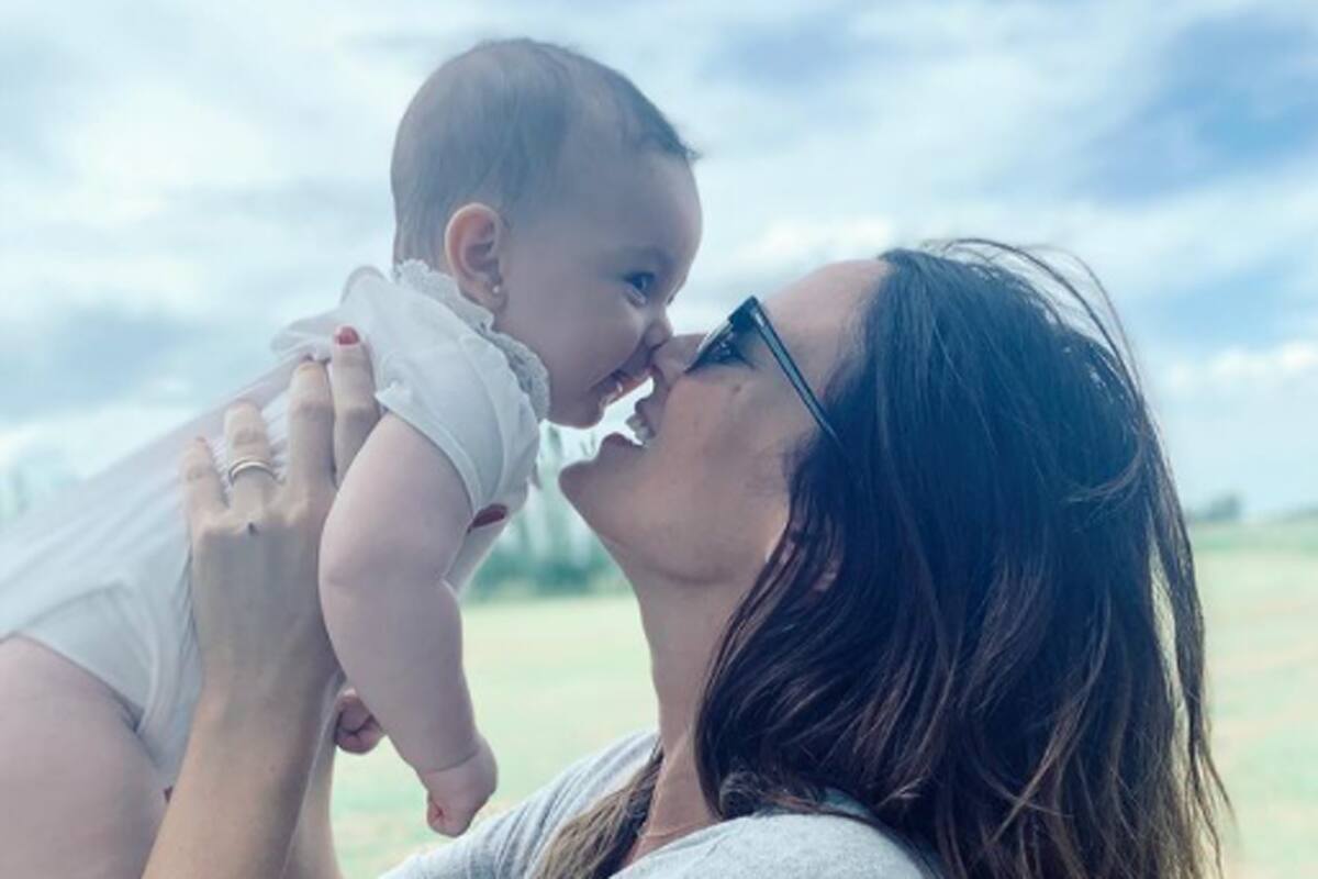 La modelo compartió una reflexión sobre el poder curativo de las madres cuando sus hijos sufren alergias alimentarias