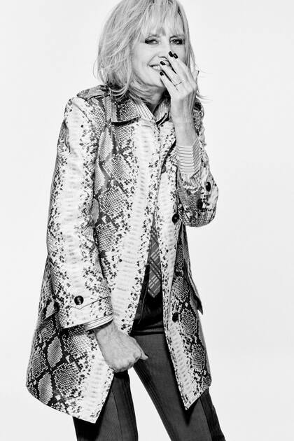 La modelo en la campaña primavera-verano
2026 de Burberry, fotografiada por Sam Rock