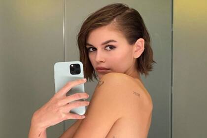 La modelo es una de las mejores pagas del rubro pero no por eso no sufre de ampollas en los pies.