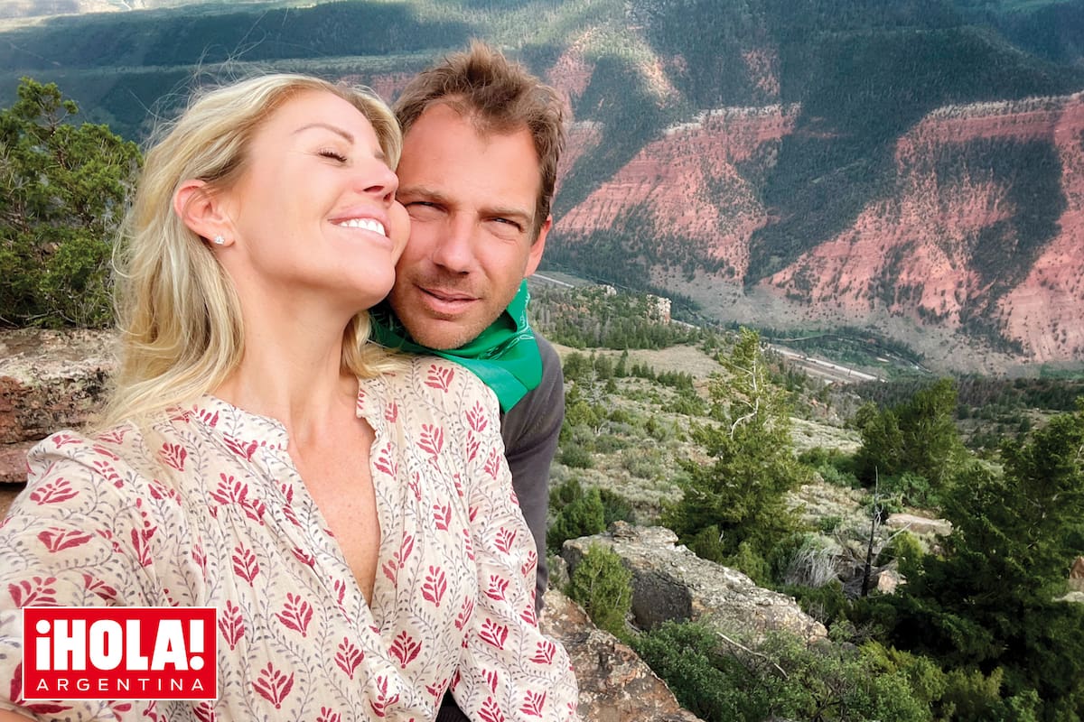 La modelo junto a su novio, el empresario Maximiliano Keglevich, en una romántica postal de su viaje a Aspen