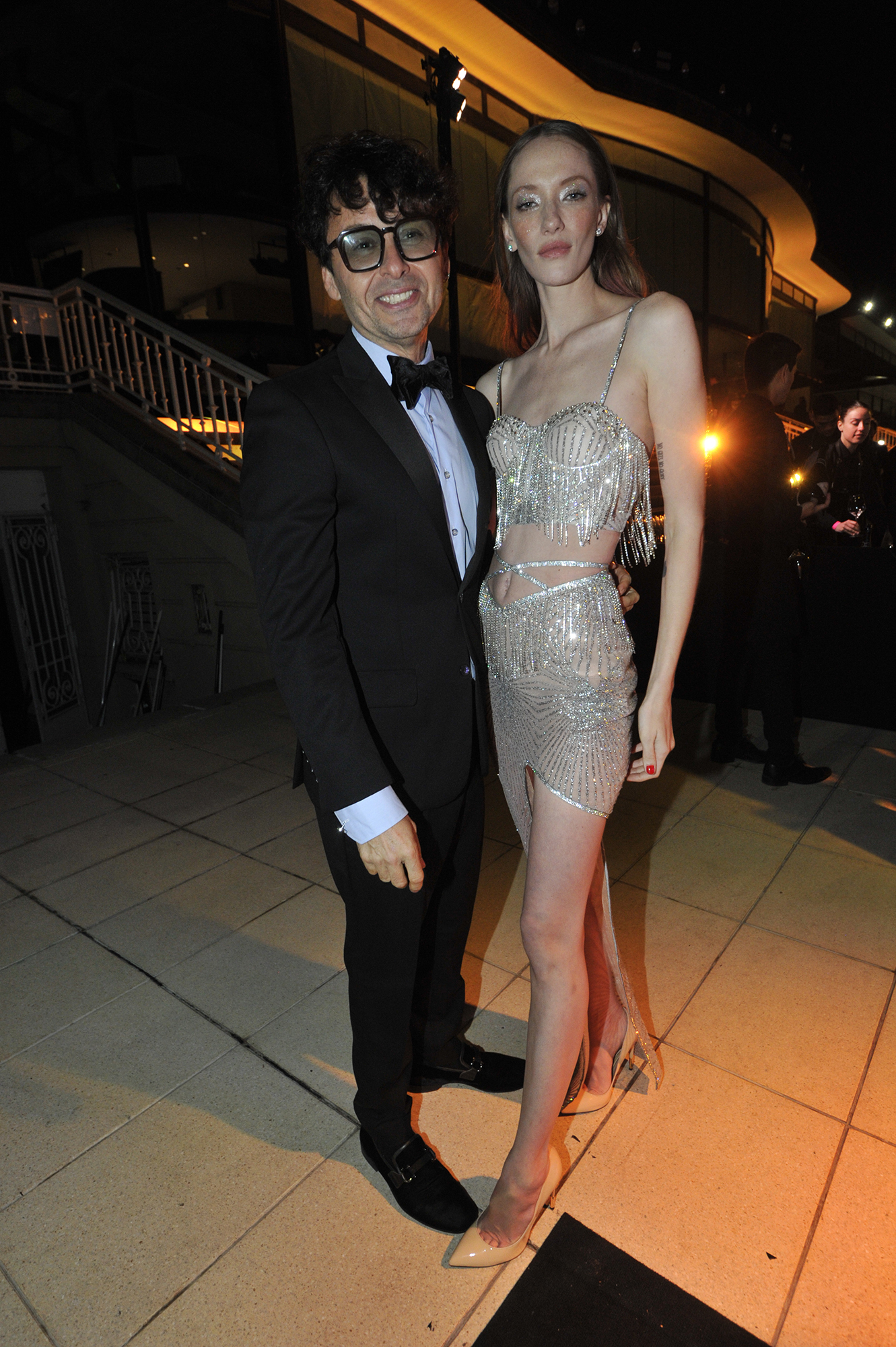 La modelo Milagros Schmoll, con un diseño de Marcelo Giaccobe, junto a Wally Diamante.